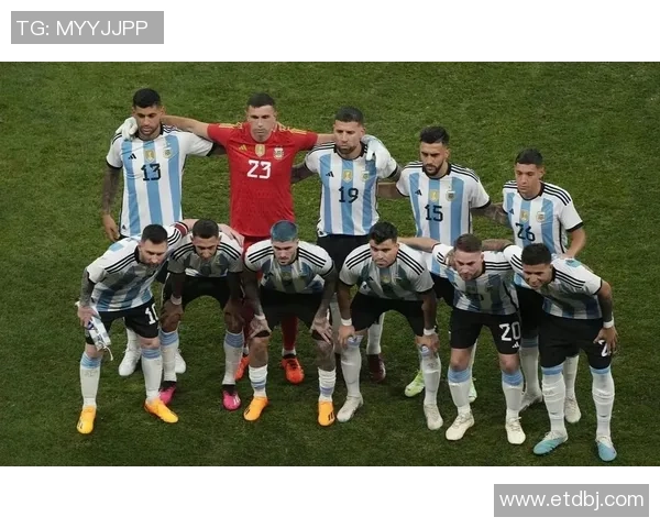 足球巨星因卓越贡献获勋章荣誉背后隐藏的传奇故事